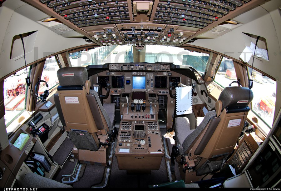 Boeing 747-400 кабина пилотов