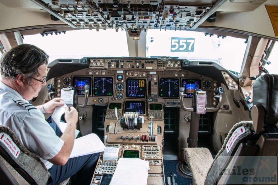 Кабина пилота Боинг 747