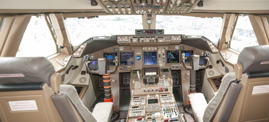 Boeing 747-8 Cockpit