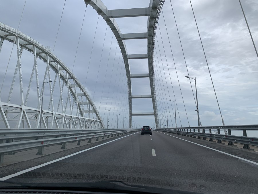 Крымский мост машины