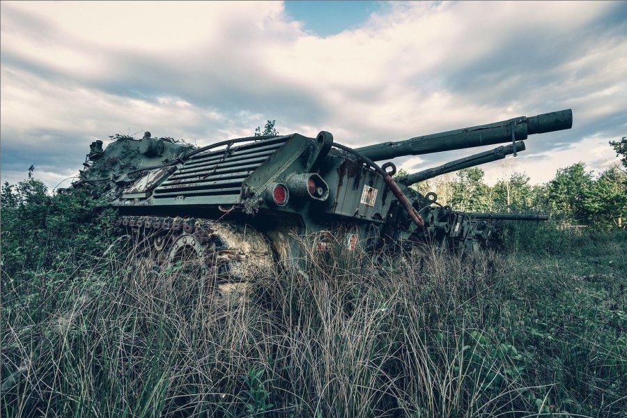 Военные заброшенные танки