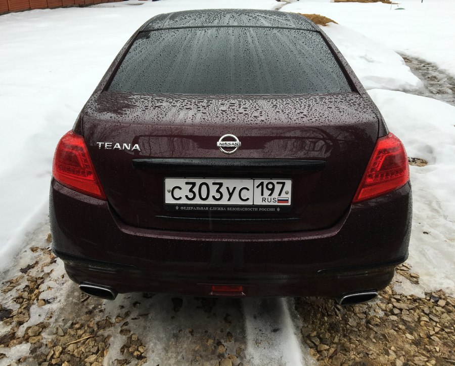Ниссан Теана зад чёрный в6