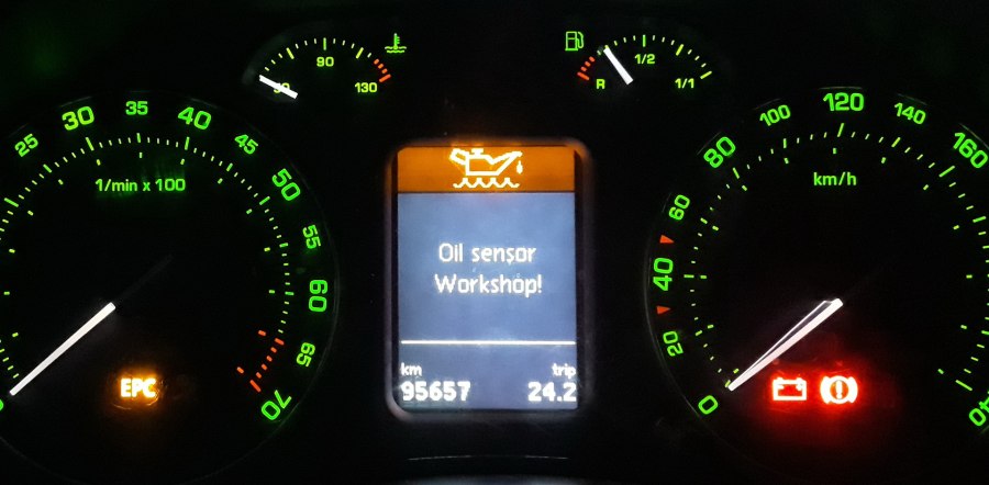 Skoda Fabia 2 приборная панель