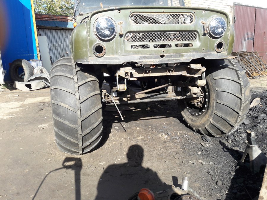 УАЗ 469 на ободрышах Урал