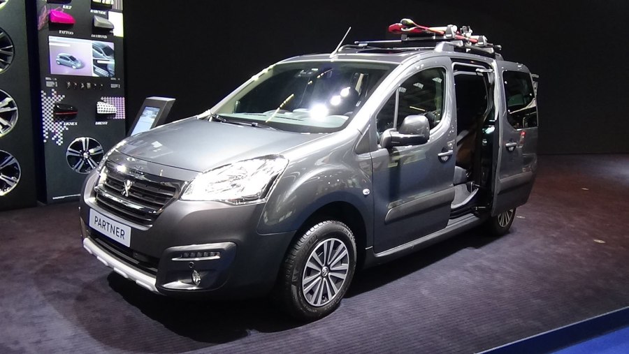 Peugeot partner 2022 белый
