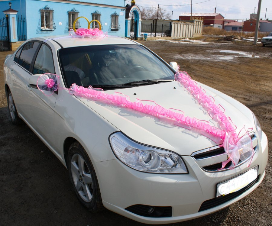 Оригинальное украшение свадебных машин