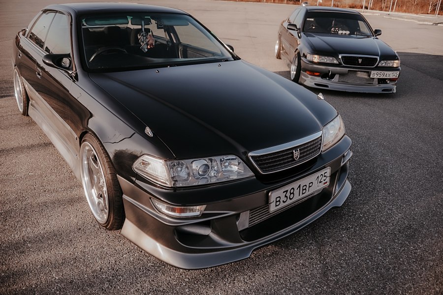 Toyota Mark II 90 белый