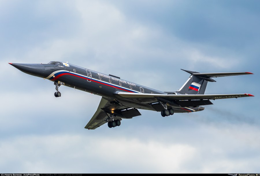 Самолет ту-134 УБЛ