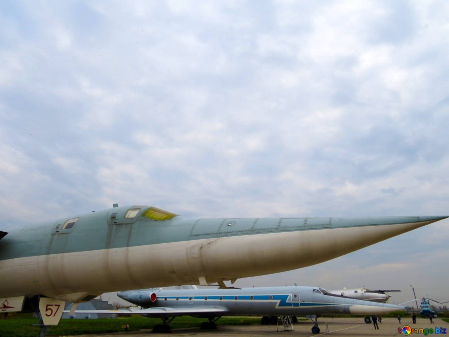 Туполев ту-135