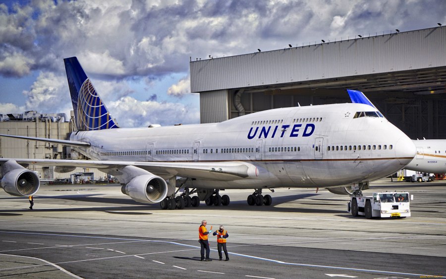 Боинг 747-400 салон
