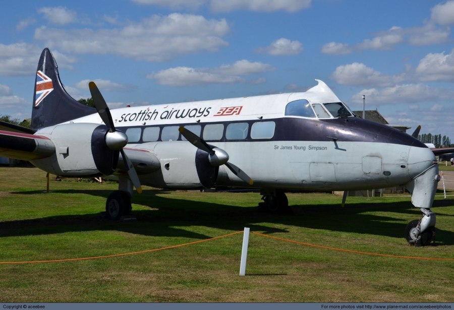 Самолет q400 Аврора