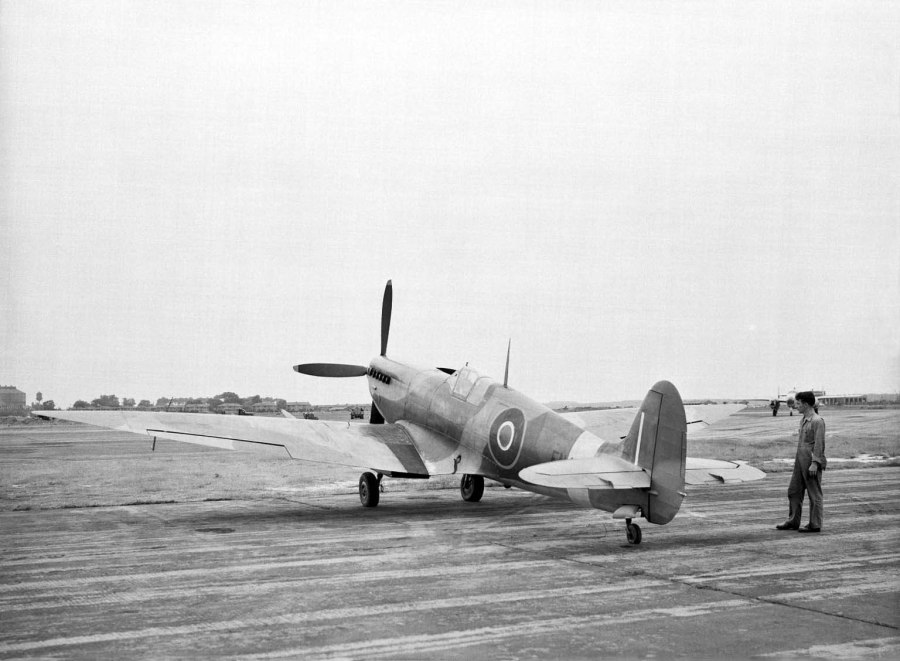 Самолет Beech 18