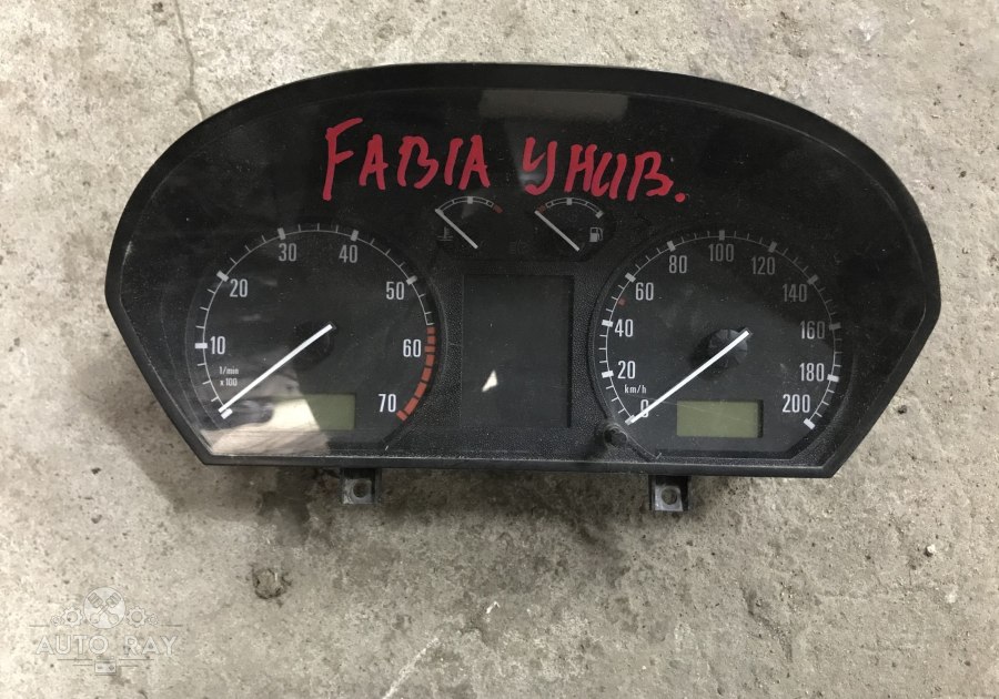 Панель приборов Шкода