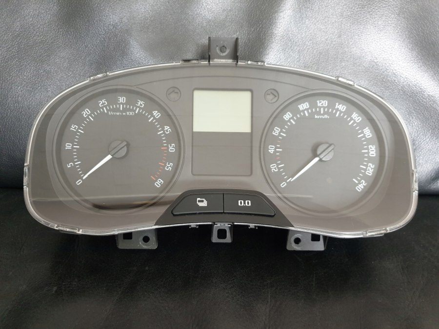 Skoda Fabia 2 щиток приборов