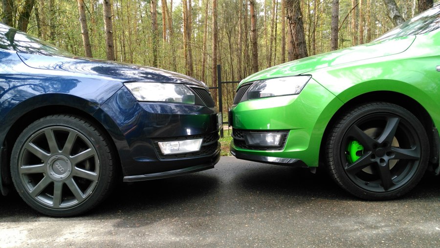 Skoda Rapid синий r15