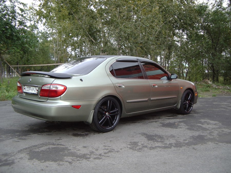 Nissan maxima a33 r18