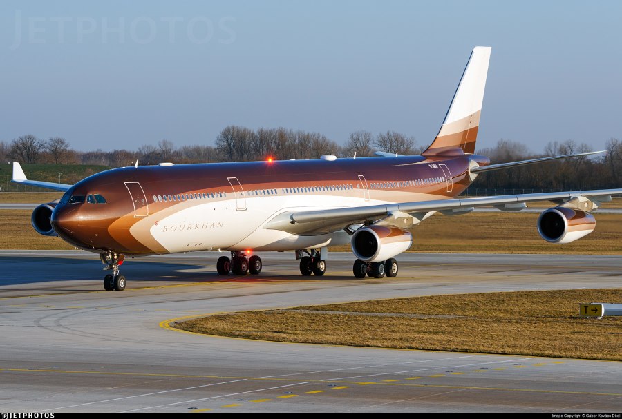 Алишер Усманов Airbus a340