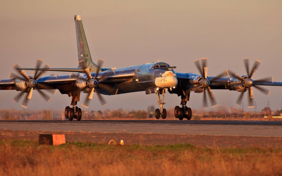 Бомбардировщик ту-95мс