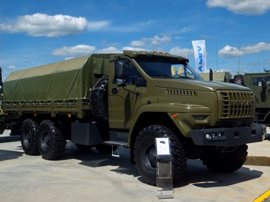 Урал Торнадо 6х6 бронированный