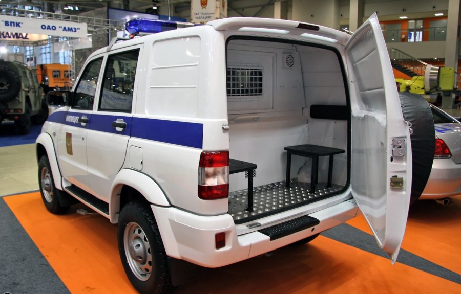 Внедорожник УАЗ-3163 «Патриот» полиция