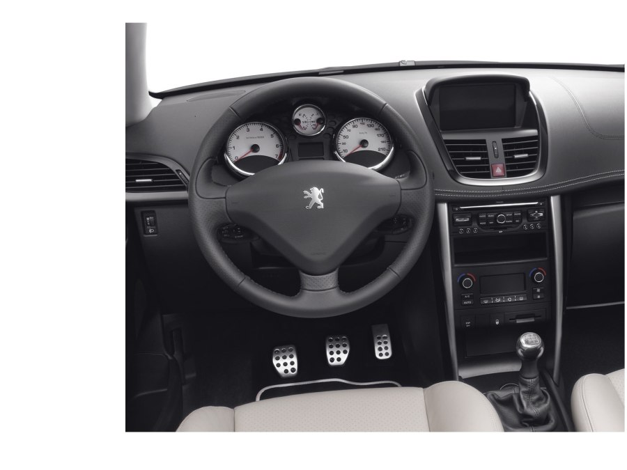 Peugeot 207 Торпедо