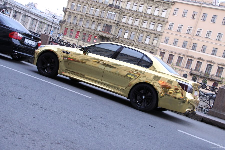 BMW 5 e60 синяя