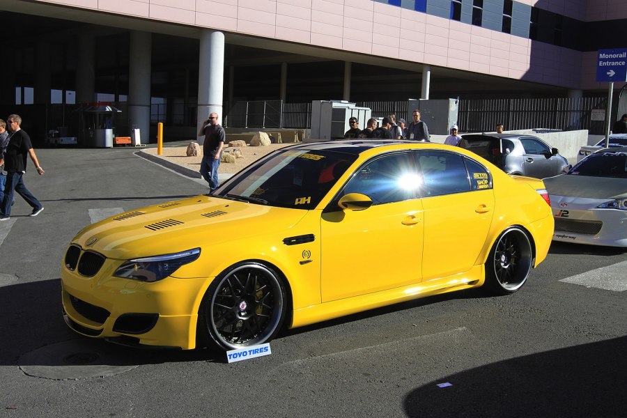 BMW m5 Gold