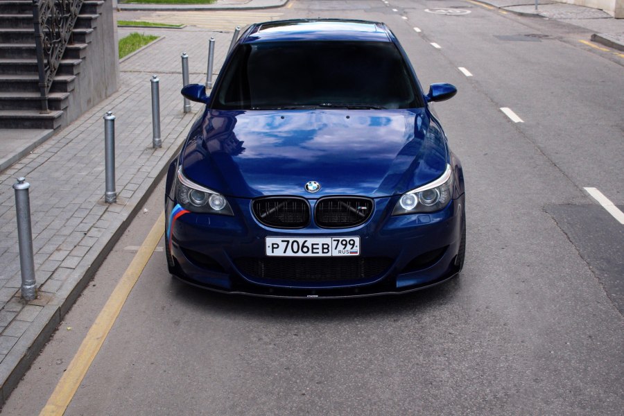 BMW m5 e60 синяя