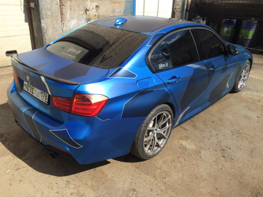 BMW f30 синяя пленка