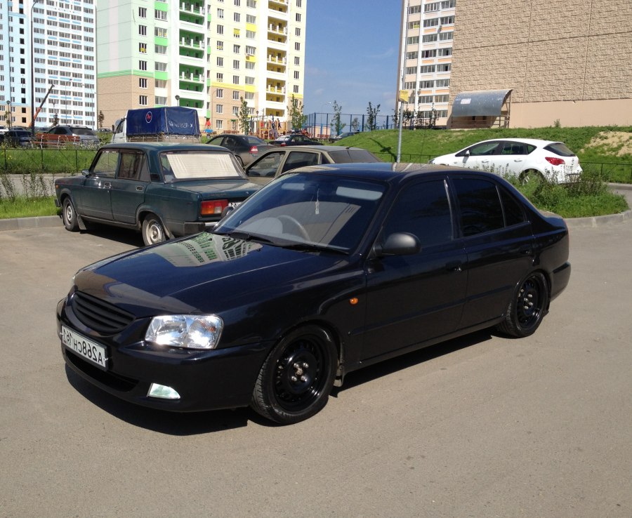 Hyundai Accent черный тонированный