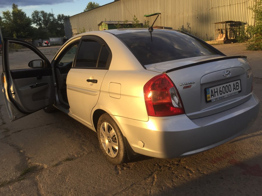 Hyundai Accent лип спойлер
