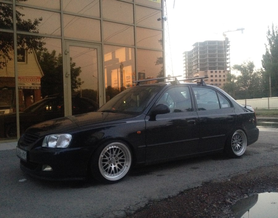 Hyundai Accent 2008 stance