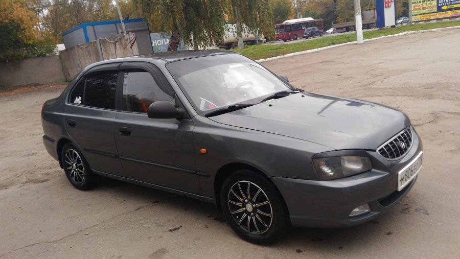 Hyundai Accent серый тюнинг