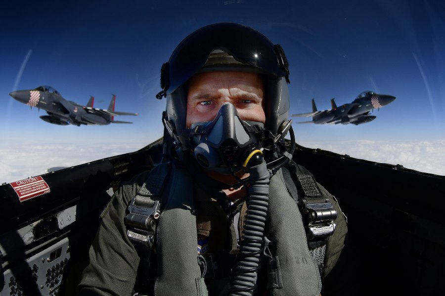 Пилоты f-15