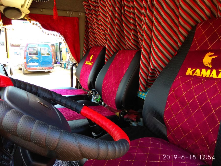 Аксессуары на КАМАЗ 6520 В кабину