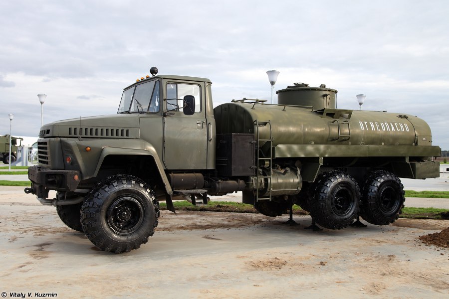 КАМАЗ бензовоз военный 53212