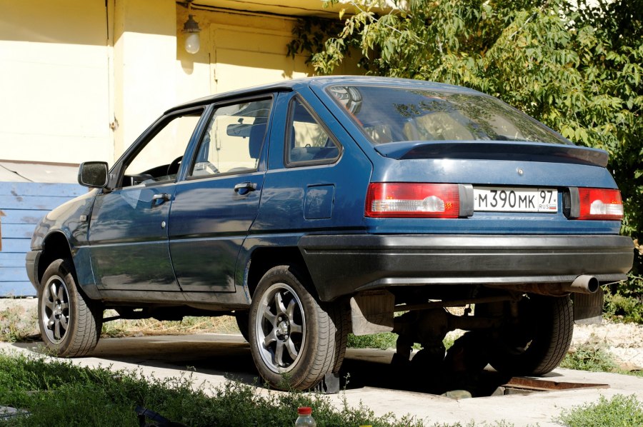 ИЖ Ода 2126 черная