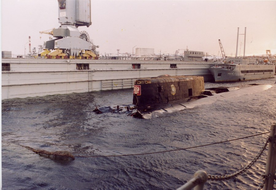 К-141 Курск под водой