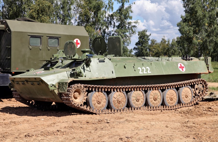 Военный тягач МТ - ЛБ.