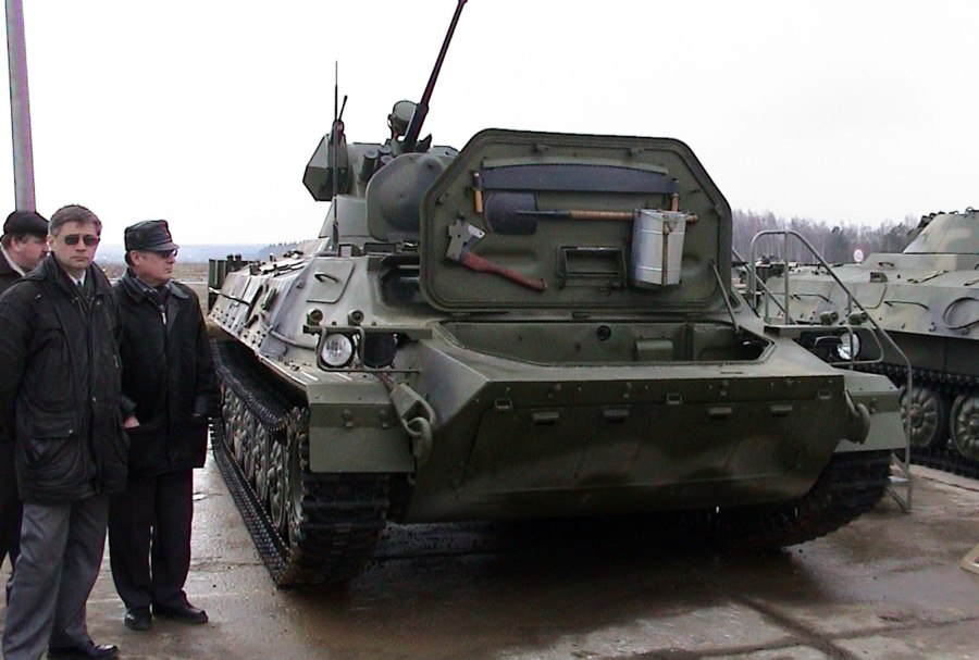 Транспортер тягач МТ ЛБ