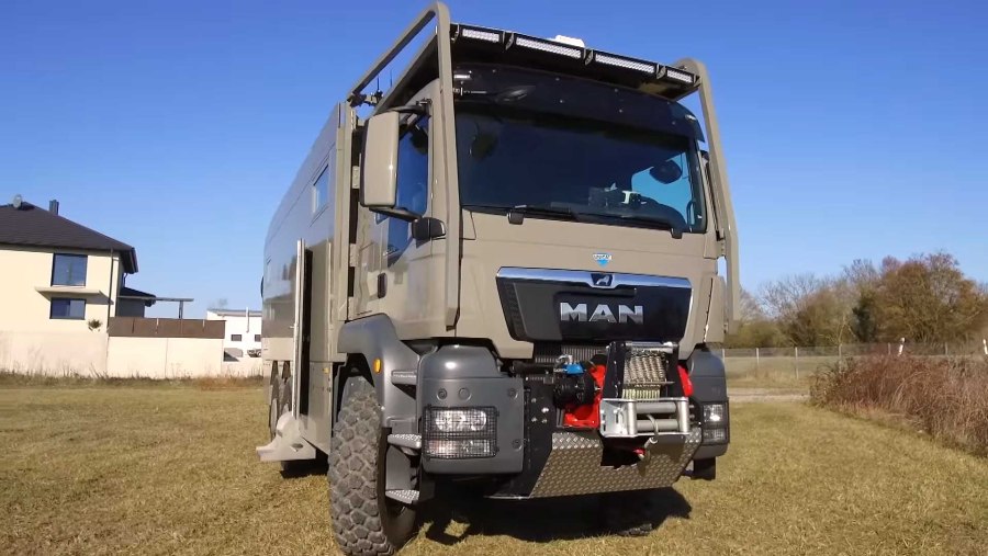 Внедорожный автодом man 8x8
