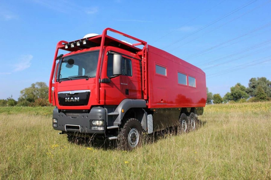 Автодом Mercedes 8x8 Expedition