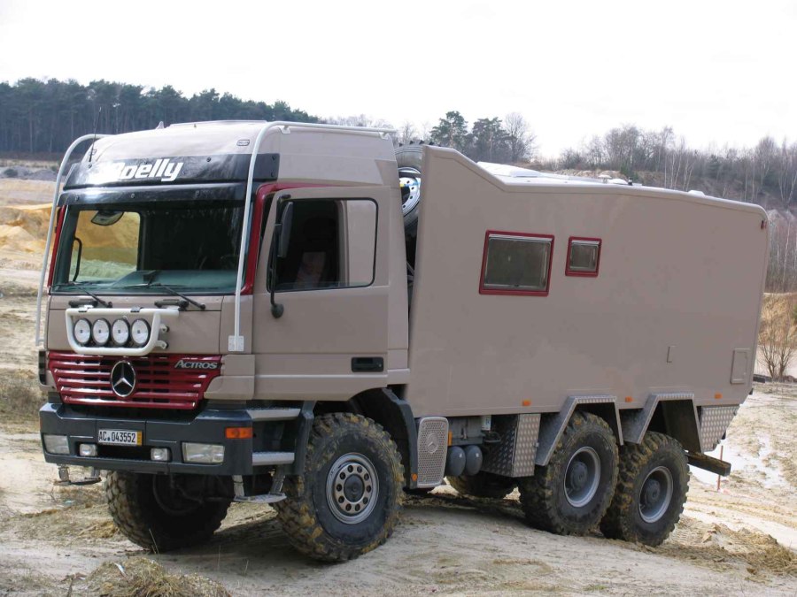 Автодом unicat man 8x8