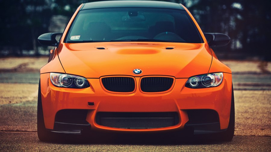 BMW m5 оранжевая