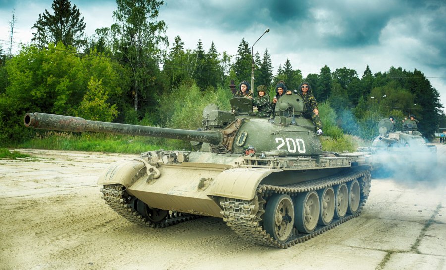 ОБТ танк т-80 у