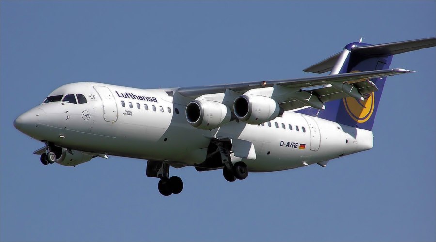 Avro rj85 самолет