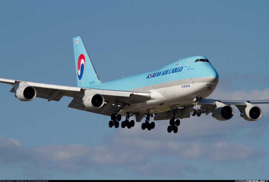Боинг 4 двигателя 747