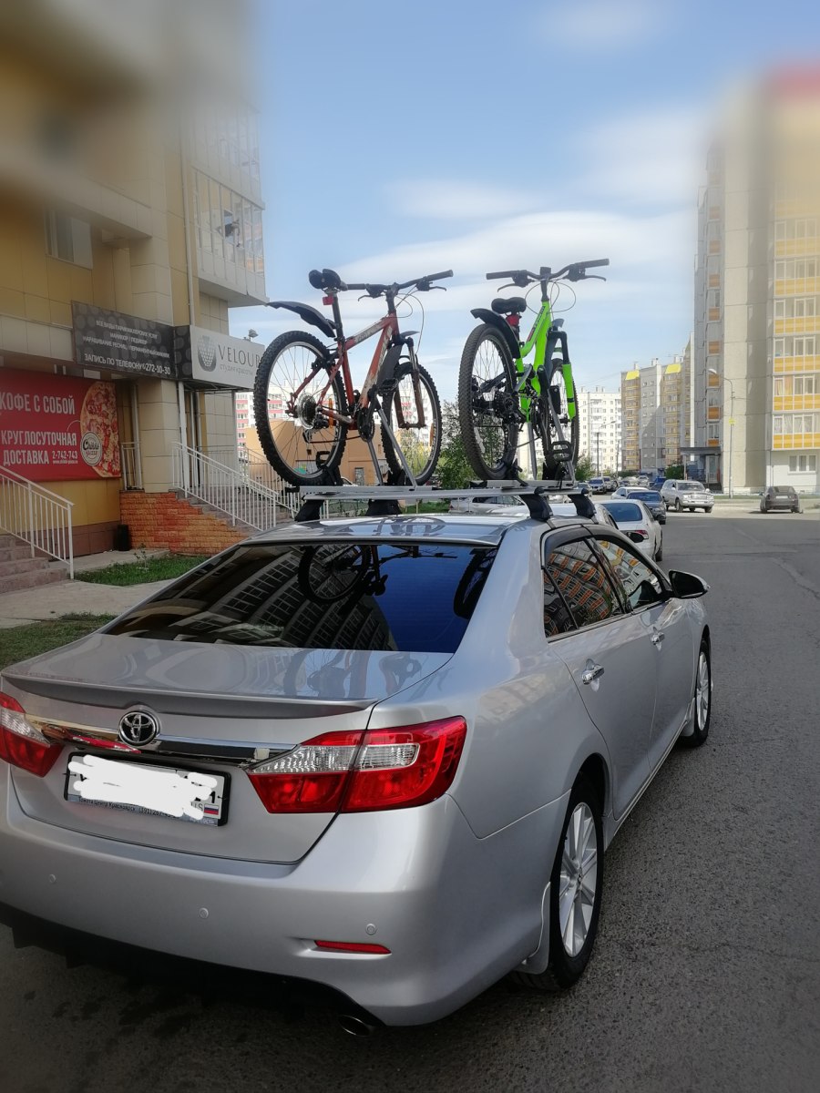 Тойота Камри xv50 с багажником на крыше