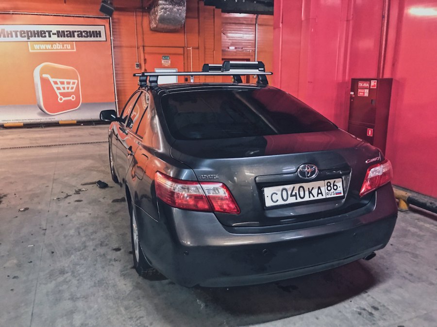 Thule багажник на Camry