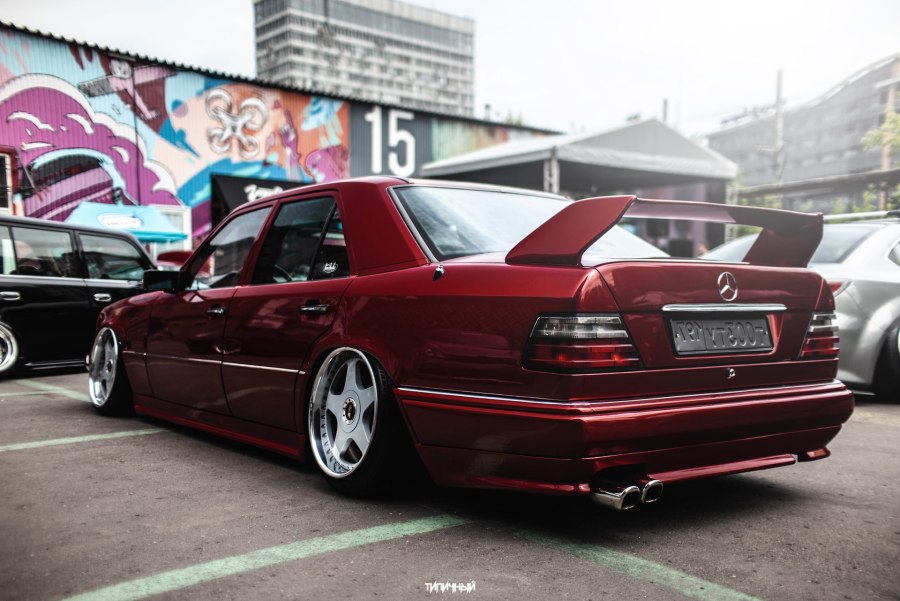 Мерседес 124 AMG